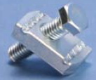 Attache à angle pour raidisseur