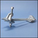 Attache ajustable pour poutre